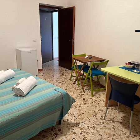 Via Roma House Bed & Breakfast Terralba Екстериор снимка