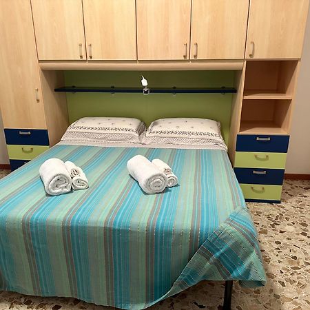 Via Roma House Bed & Breakfast Terralba Екстериор снимка